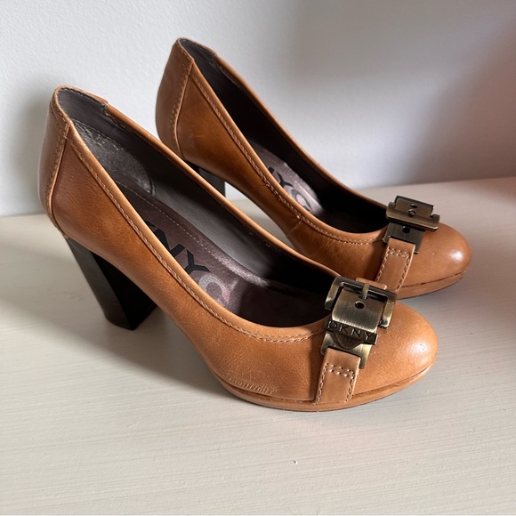 Vintage DKNY Tan heels with buckle , Mary Jane - Picture 2 of 7